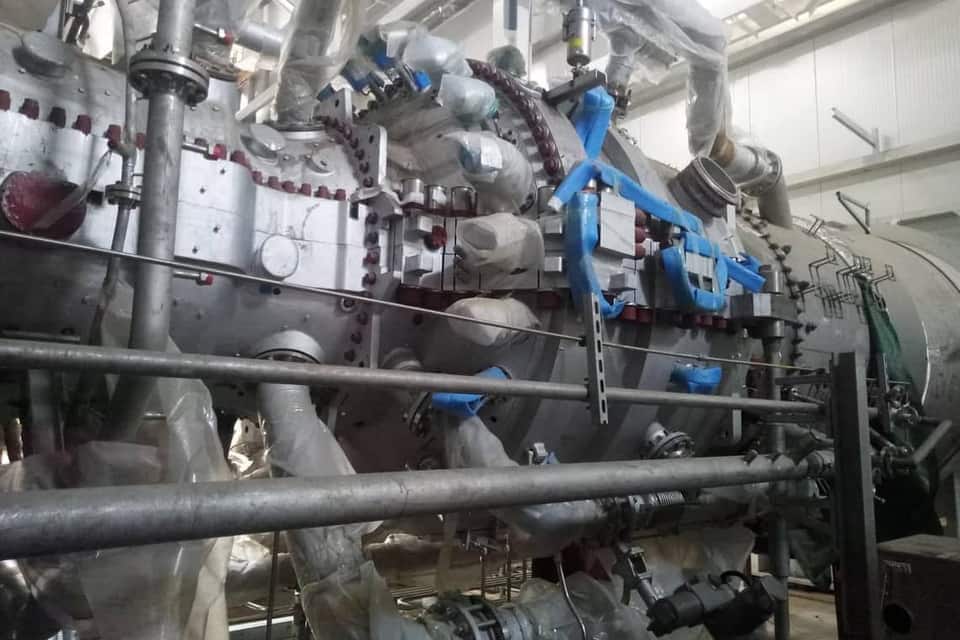 Gas turbine during overhaul