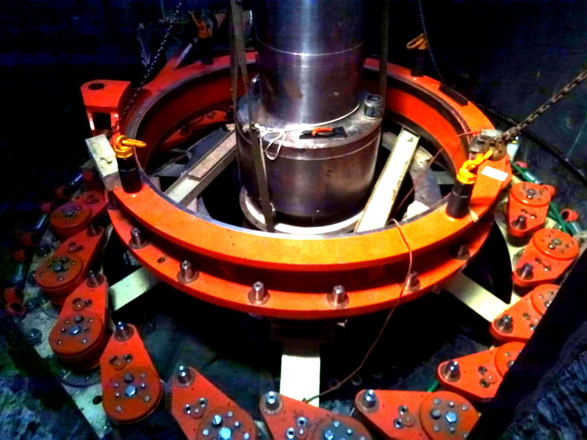 Generator rotor removal using lifting fixtures